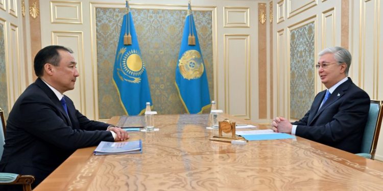 Касым-Жомарт Токаев принял министра транспорта Нурлана Сауранбаева