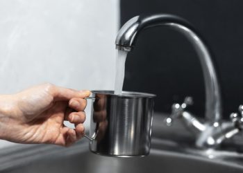 вода из-под крана