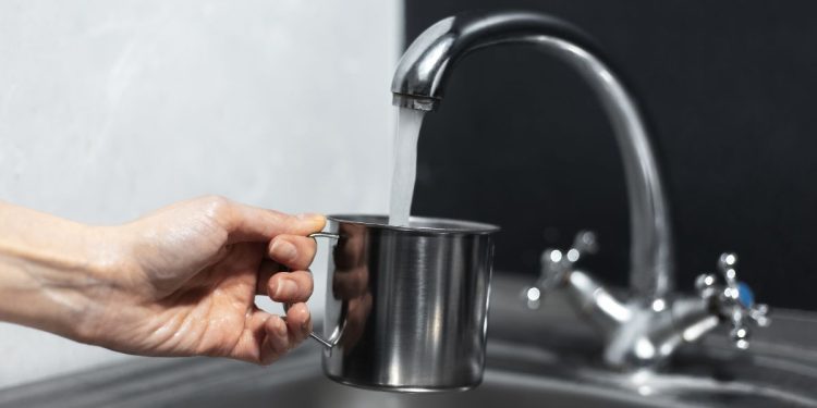 вода из-под крана