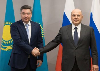 Олжас Бектенов и Михаил Мишусти
