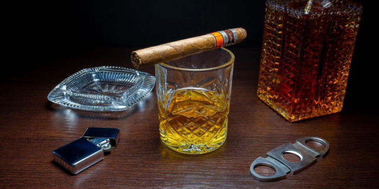 Сигара и виски
