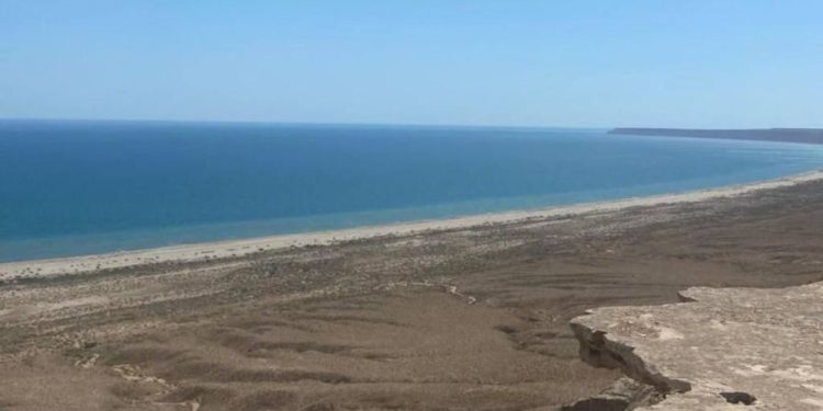 вода