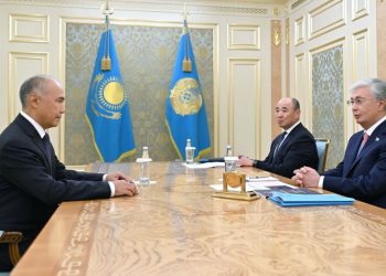 асым-Жомарт Токаев провёл встречу с Уполномоченным по защите прав предпринимателей Канатом Нуровым