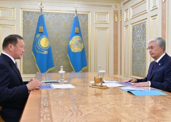 Касым-Жомарт Токаев провел рабочую встречу с акимом Костанайской области Кумаром Аксакаловым
