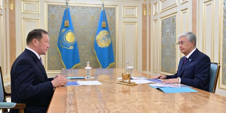 Касым-Жомарт Токаев провел рабочую встречу с акимом Костанайской области Кумаром Аксакаловым