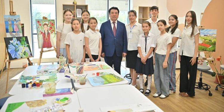 министр просвещения Гани Бейсембаев посетил ряд образовательных организаций Шымкента