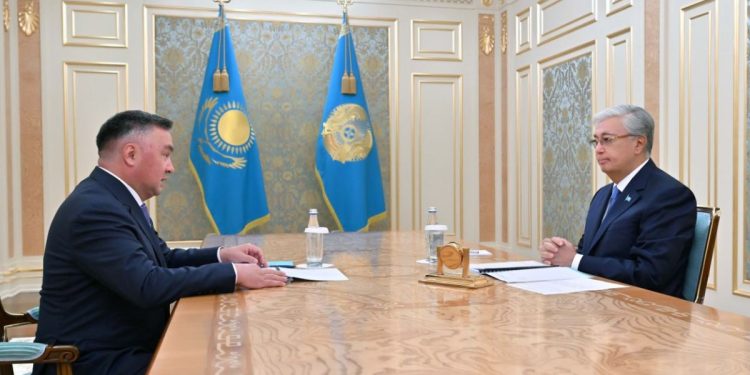Касым-Жомарт Токаев принял председателя Верховного суда Асламбека Мергалиева
