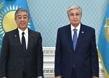 Токаев и министр иностранных дел Японии