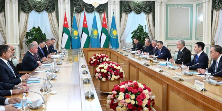 Касым-Жомарт Токаев и Король Иордании Абдалла II провели переговоры в расширенном составе