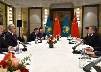Касым-Жомарт Токаев принял председателя Совета директоров Huawei Technologies Co. LTD Хуа Ляна
