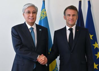 Касым-Жомарт Токаев провел встречу с Эмманюэлем Макроном