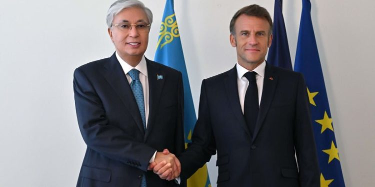 Касым-Жомарт Токаев провел встречу с Эмманюэлем Макроном
