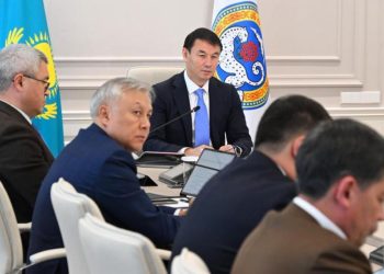 Дархан Сатыбалды на совещании с учредителями компаний