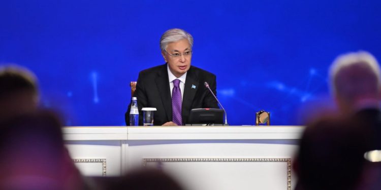 Касым-Жомарт Токаев провёл первое заседание Совета по развитию искусственного интеллекта