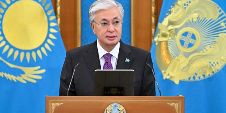 Касым-Жомарт Токаев поздравил казахстанских педагогов с Днём учителя