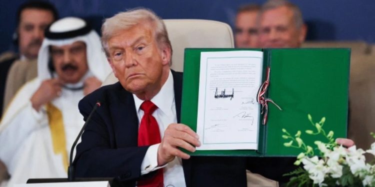 Дональд Трамп подписали в египетском Шарм-эль-Шейхе договор о прекращении конфликта в секторе Газа