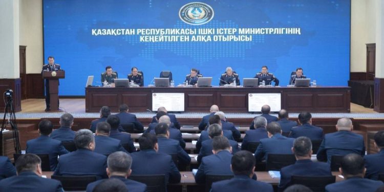 Министерстве внутренних дел Казахстана состоялось расширенное заседание коллегии с участием руководителей центрального аппарата