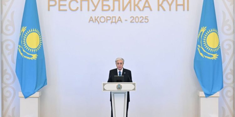 Касым-Жомарт Токаев провёл торжественную церемонию вручения государственных наград в честь Дня Республики