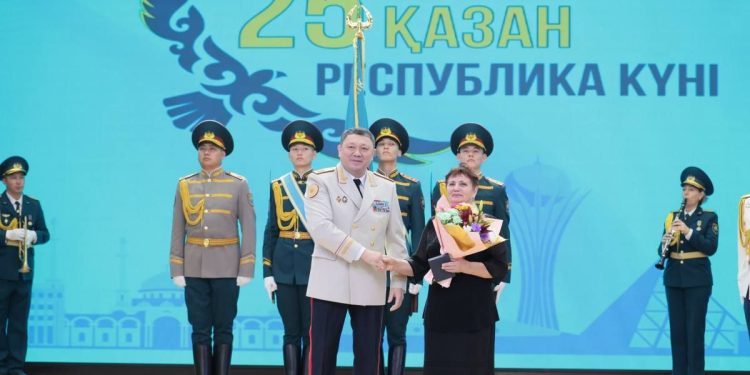 МВД чествовало героев и ветеранов в честь Дня Республики