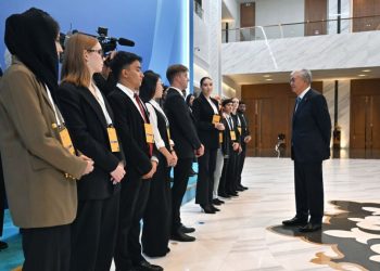 асым-Жомарт Токаев побеседовал с иностранными студентами