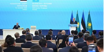 Касым-Жомарт Токаев и Алар Карис выступили на казахско-эстонском бизнес-форуме