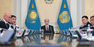 Касым-Жомарт Токаев провёл совещание, посвящённое созданию и развитию грузовых авиахабов на базе ключевых аэропортов страны