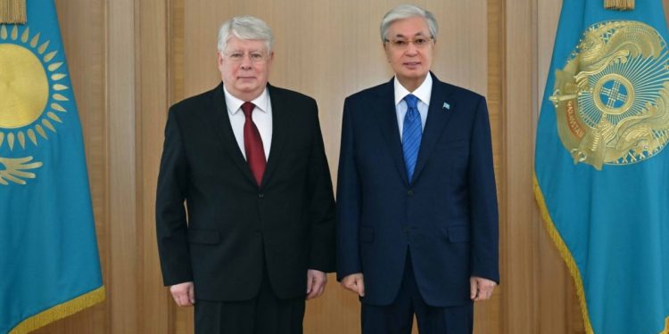 Касым-Жомарт Токаев провёл встречу с послом Российской Федерации в Казахстане Алексеем Бородавкиным