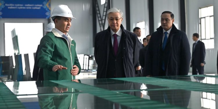 Касым-Жомарт Токаев посетил малую индустриальную зону «Тараз»