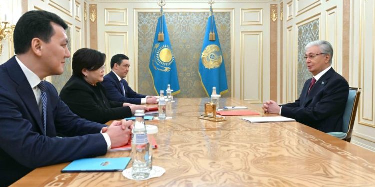 Касым-Жомарт Токаев провёл встречу с руководством Конституционной комиссии