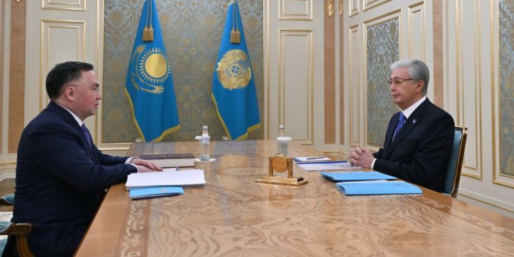 Касым-Жомарт Токаев принял председателя Верховного суда Асламбека Мергалиева